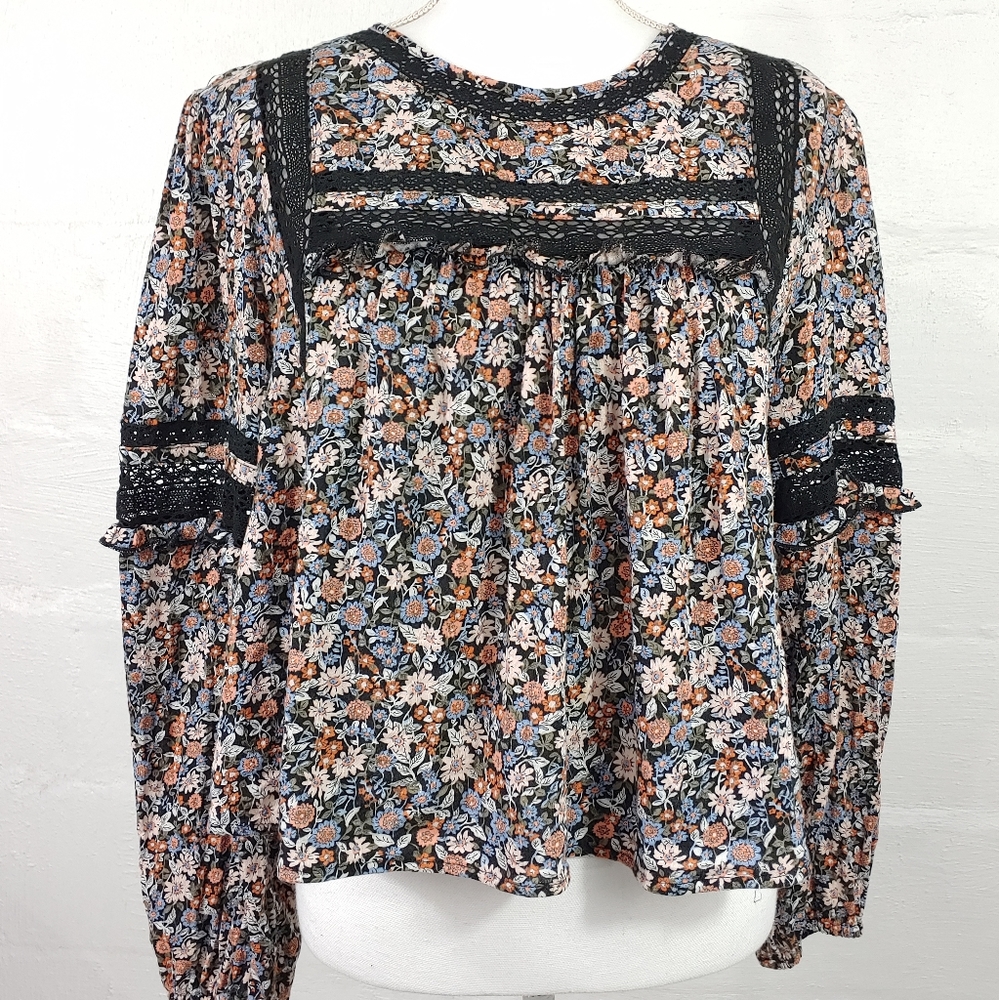 AMERICAN EAGLE BOHO FLORAL PULLOVER TOP (522)